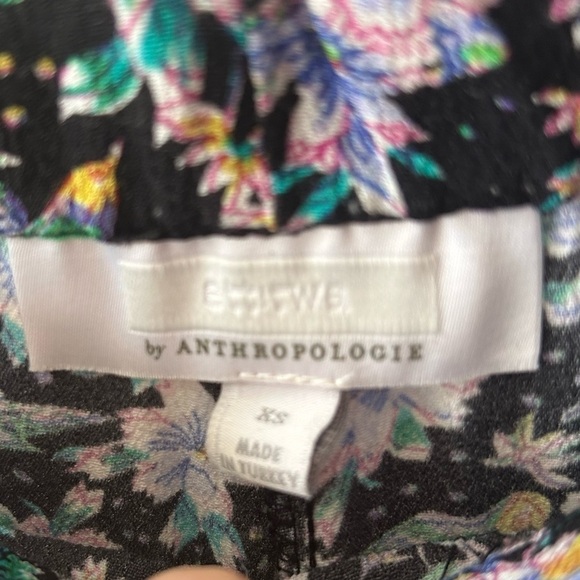 [XS] Anthropologie Relaxed Fit Black Purple & Blue Floral Pattern Short - Picture 9 of 11